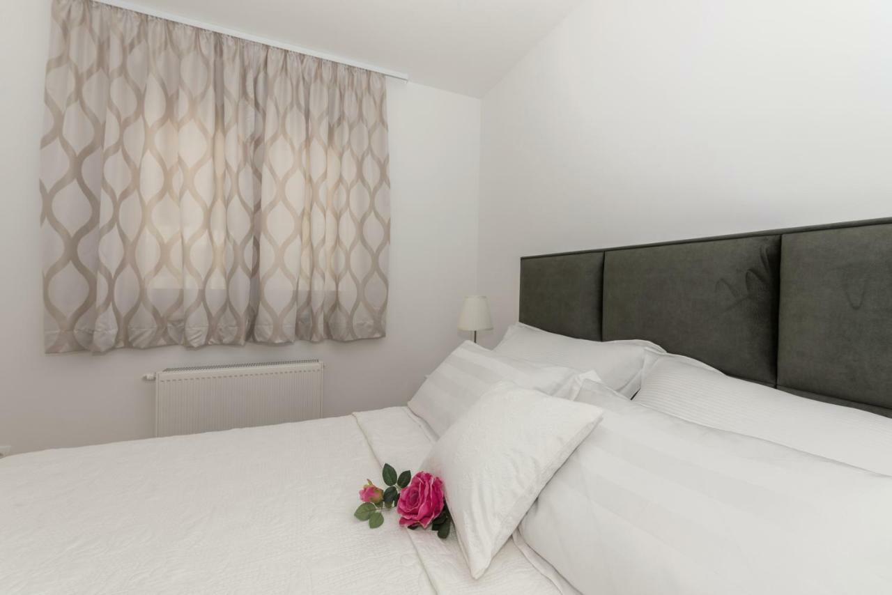 Penthouse Nikola Apartment Makarska Bagian luar foto